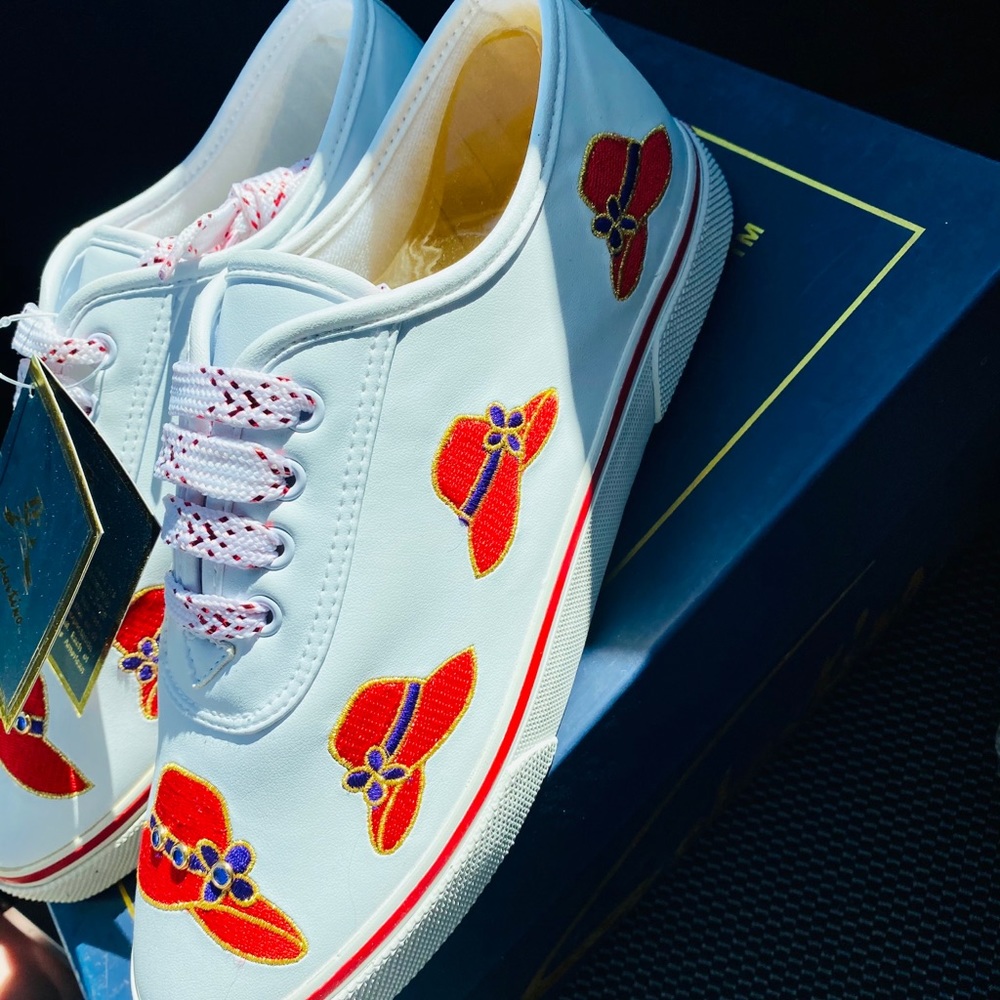 Red Hat Lady Society Sabastino sneakers! 8.5